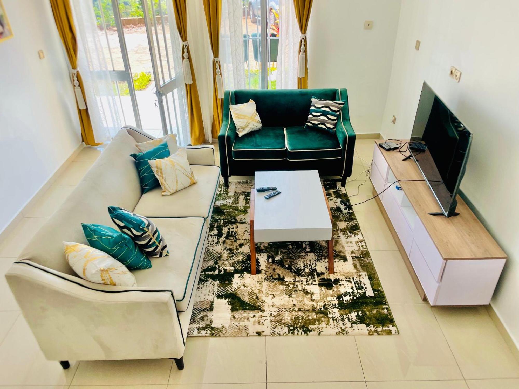 Appartement Avec Vue Panoramique Two Or Three Rooms Yaounde Exterior photo